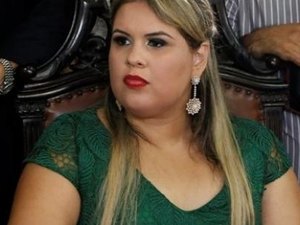 TJ mantém bloqueio de bens e quebra de sigilos de Melina Freitas