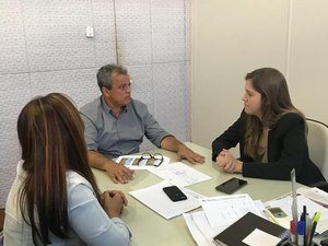 Parlamentar se reuniu com o secretário Mozart Amaral e pediu recuperação de rodovias da região Norte