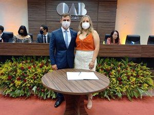 Vagner Paes e Natália Von Sohsten assumem presidência da OAB/AL no triênio 2022-2024