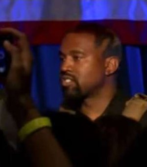 Kanye West realiza seu primeiro comício de campanha