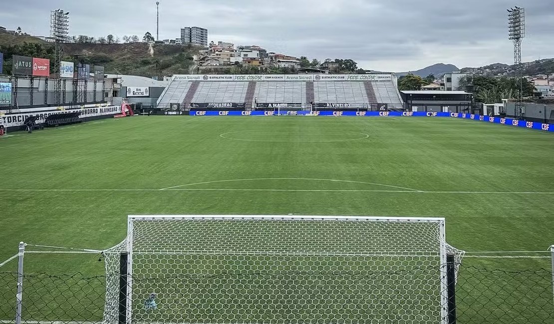 Athletic e CRB fazem confronto direto na Arena Sicredi; confira prováveis escalações