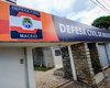 Árvore com risco cair na sede da Defesa Civil é removida pelos Bombeiros