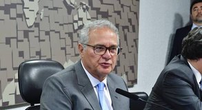 Renan diz que mudar relatório do IR vindo de Arthur Lira seria ‘devolver sequestrado ao cativeiro’