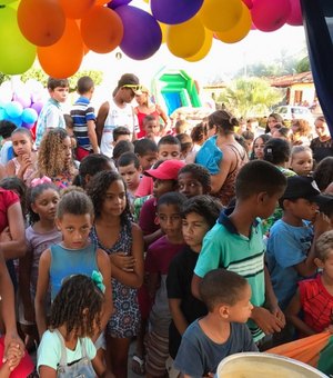 Jovens se unem e realizam evento para crianças carentes em povoado de Porto de Pedras