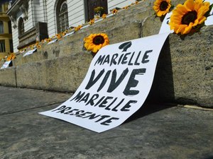 Com latidos, deputados criam mal estar em ato por Marielle