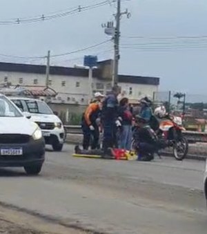Motociclista fica ferida após colisão com carro na AL-220, em Arapiraca