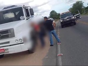 Caminhão roubado em Pernambuco é localizado na BR-316 pela Polícia Civil de Alagoas