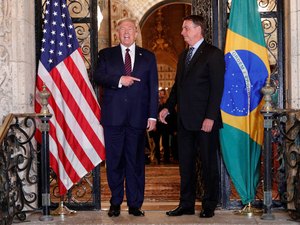 Relatório do Congresso dos EUA vê risco à democracia e ao ambiente sob Bolsonaro