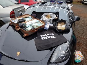 Polícia acha R$ 1,3 milhão em Porsche apreendido durante operação