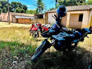 Rastreio de moto leva a polícia a desmanche de veículos em Feira Grande