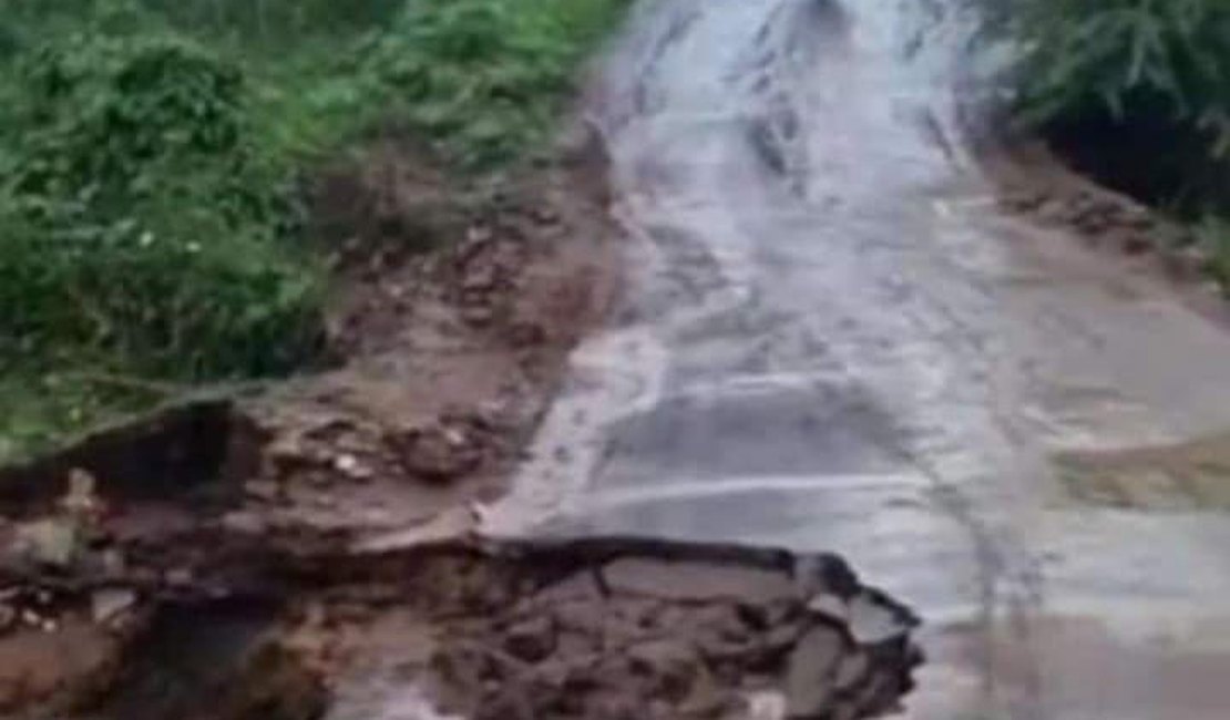 Estradas de Palmeira dos Índios sofrem com fortes chuvas