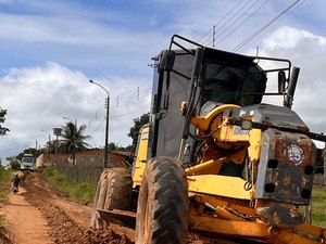 Lagoa da Canoa intensifica manutenção das estradas vicinais durante período chuvoso