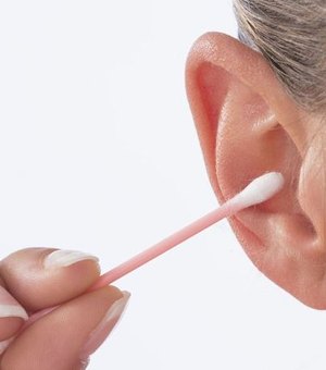 Por que você deveria parar de cutucar seus ouvidos com cotonete