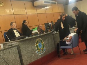 Vítima de estupro desmaia durante julgamento em Arapiraca