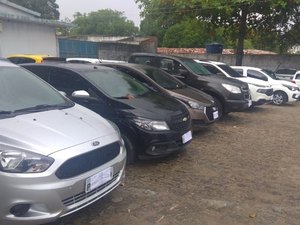 Seis veículos são recuperados em operação no bairro da Jatiúca