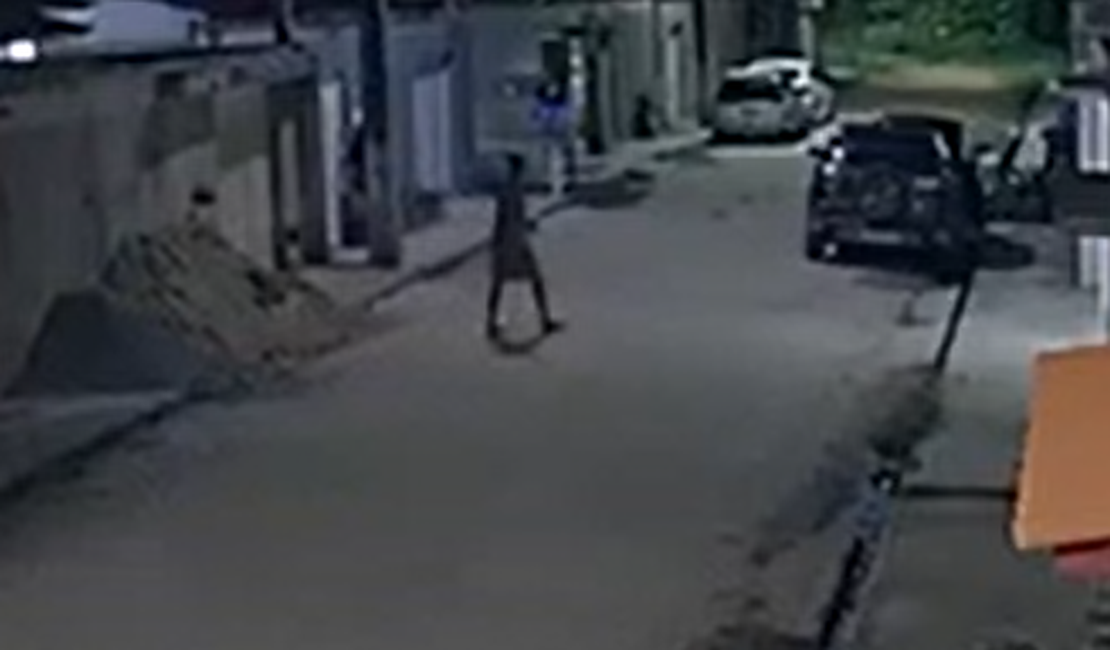 Homem é flagrado se masturbando e perseguindo mulher em conjunto de Marechal