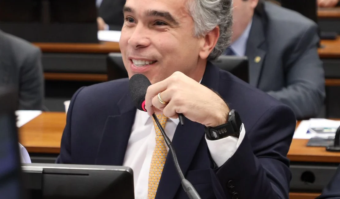 Aprovado o PL que define pagamento do piso a professores temporários