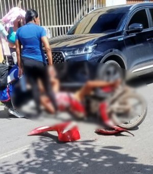 Motociclista perde o controle e bate em dois veículos na Avenida Ceci Cunha