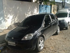 Polícia prende dupla que transportava maconha em carro na parte alta de Maceió