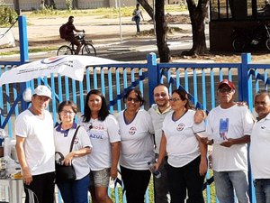 Técnicos continuam greve de 48 horas e fecham portões da Ufal 