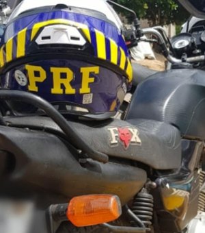Homem é preso ao trafegar em moto adulterada em rodovia federal no Sertão