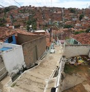 Homem é preso com bombinhas de maconha, crack e cocaína na Grota do Cigano