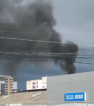 Incêndio atinge concessionária Chevrolet Mangabeiras