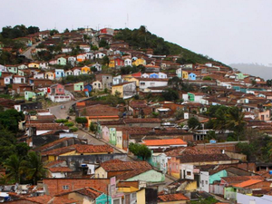 Homem é preso com drogas e pássaros silvestres em Palmeira dos Índios