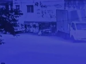 Vídeo mostra homem abandonando corpo esquartejado no Jacintinho; confira