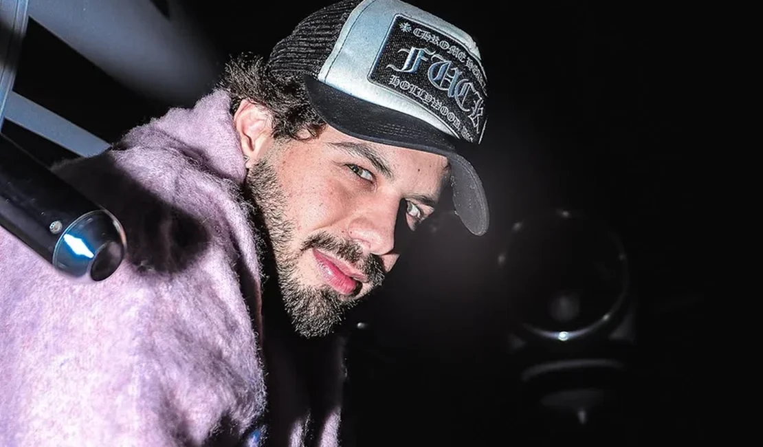 Zé Felipe mostra prévia da nova música e web aponta indireta