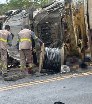 Caminhão de terceirizada da Equatorial tomba e deixa funcionários feridos em Colônia Leopoldina