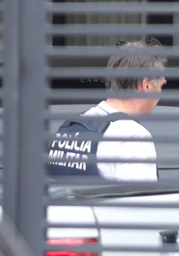 Moraes proíbe drones perto da casa de Bolsonaro e dá ordem para a PM