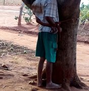 Acusado de estuprar criança de três anos é amarrado em árvore por moradores