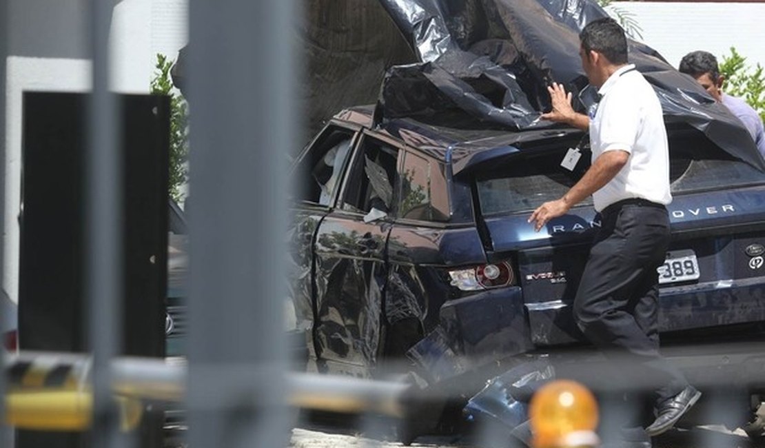 'Sobrevivi', disse Isis Valverde em hospital após acidente, conta assessor