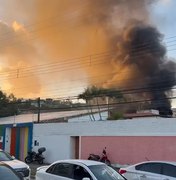 Incêndio em residência abandonada mobiliza bombeiros no bairro Mangabeiras