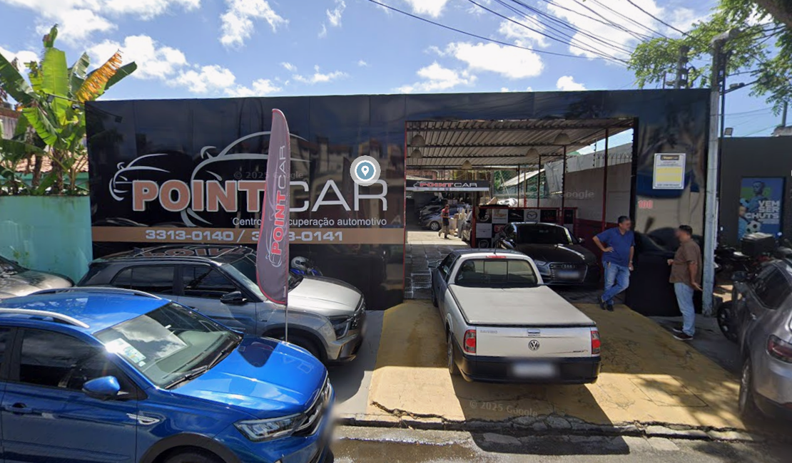 Funcionários controlam princípio de incêndio em oficina na Mangabeiras, em Maceió
