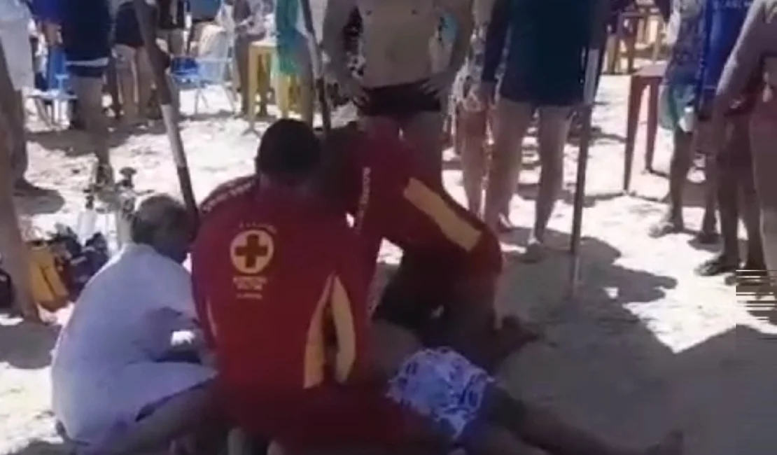 [Vídeo] Idoso sofre parada cardiorrespiratória após se afogar na Praia do Francês