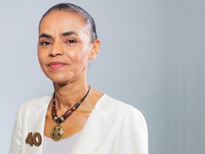 Marina vota no Acre e chama Bolsonaro de 'risco imediato' à democracia