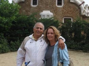 Casal que comemorava 50 anos de casados morre atropelado durante caminhada