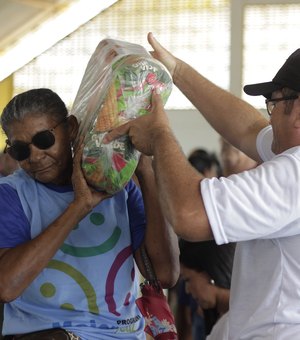 1.200 Famílias de Major Izidoro são beneficiadas com cestas nutricionais