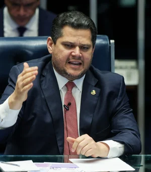 Alcolumbre cancela sabatina de Messias e critica “omissão” de Lula