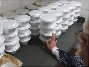 Morador de BH faz promessa e doa uma marmita para cada dia que passou desempregado