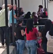 [Vídeo] Ambulatório será fechado para reforma e moradores protestam, em Maceió