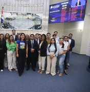 Estudantes de Direito participam de imersão na ALE guiados pela deputada Gabi Gonçalves