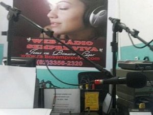 Rádio foi denunciada por divulgar informações sobre ações sigilosas da polícia