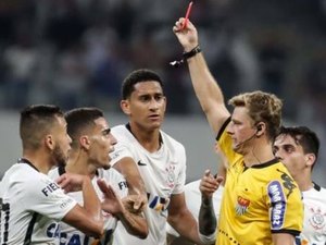 TJD anula expulsão de volante do Corinthians e vê falha 'grotesca' de árbitro