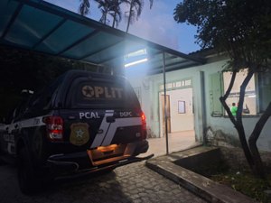 Homem em situação de rua é detido suspeito de depredar comércios em Maceió