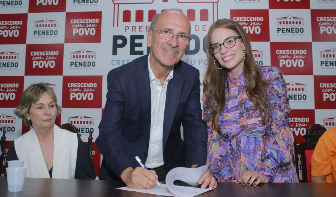 No mês da mulher, Ronaldo Lopes avança paridade de gênero no primeiro escalão da Prefeitura de Penedo