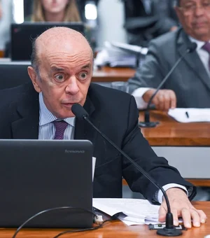 Ex-governador José Serra está internado em SP para tratar infecção na garganta