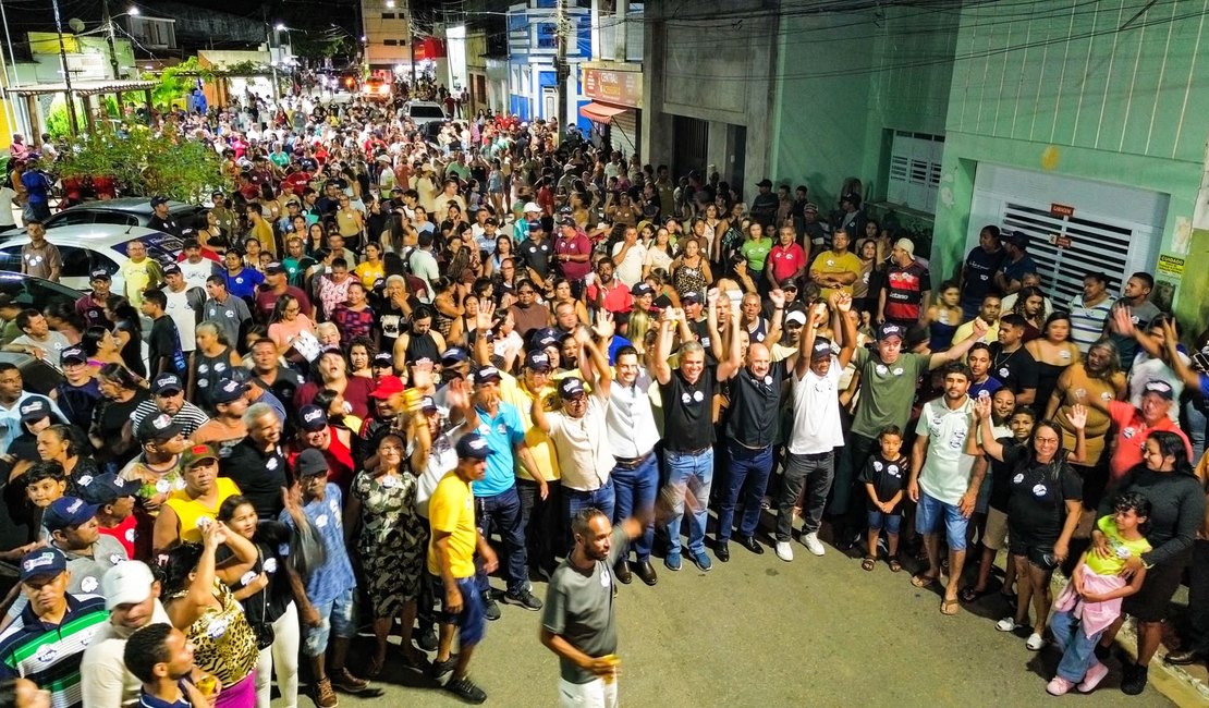 Antonio e Nivaldo Albuquerque levam milhares de pessoas às ruas em São Brás